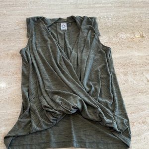 Anthro Akemi + Kin Tibby High Low Sleeveless Top (size SMALL)